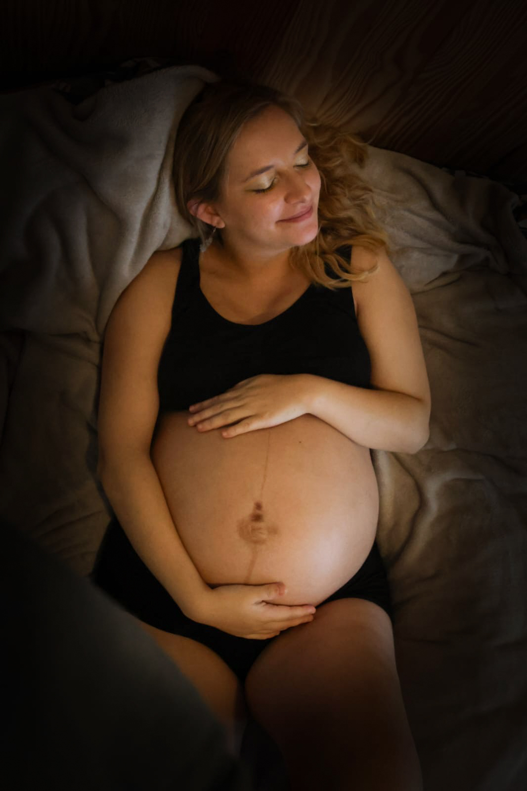 Photo accueil séance grossesse à Rennes par Flaviane Delabre